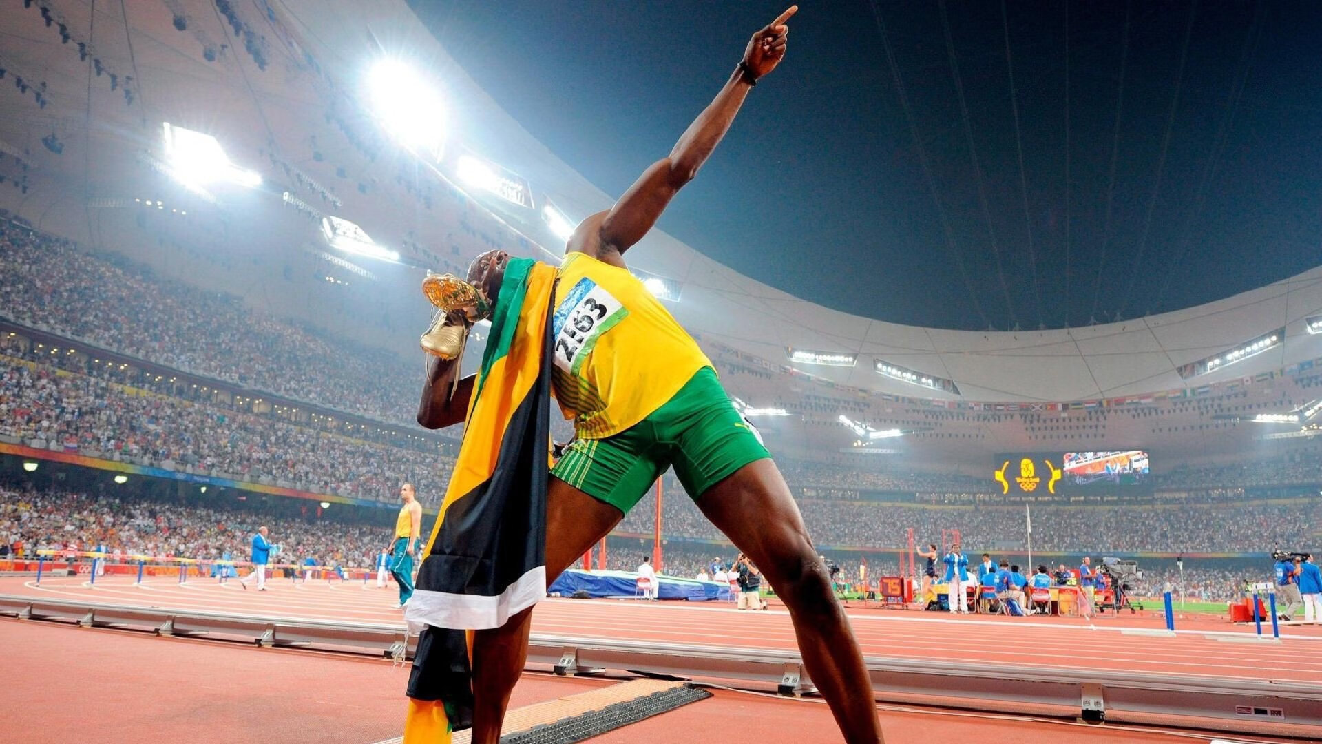 费德勒回归赛场，精彩发挥首场状态亮眼，公牛观众沸腾！